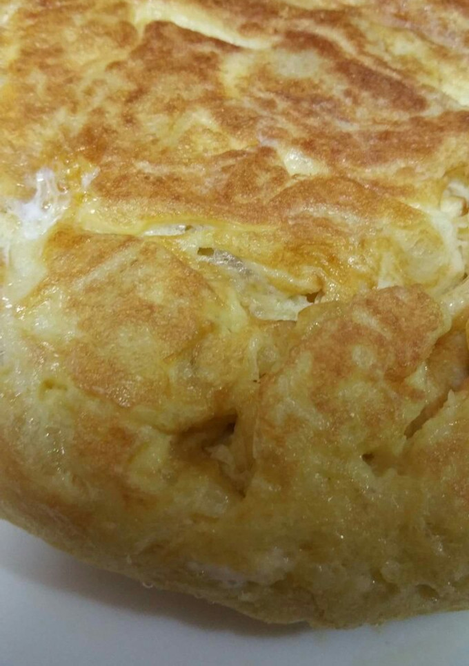 Una foto de Tortilla con manzana y berenjenas