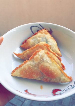 A picture of Indian samosa.