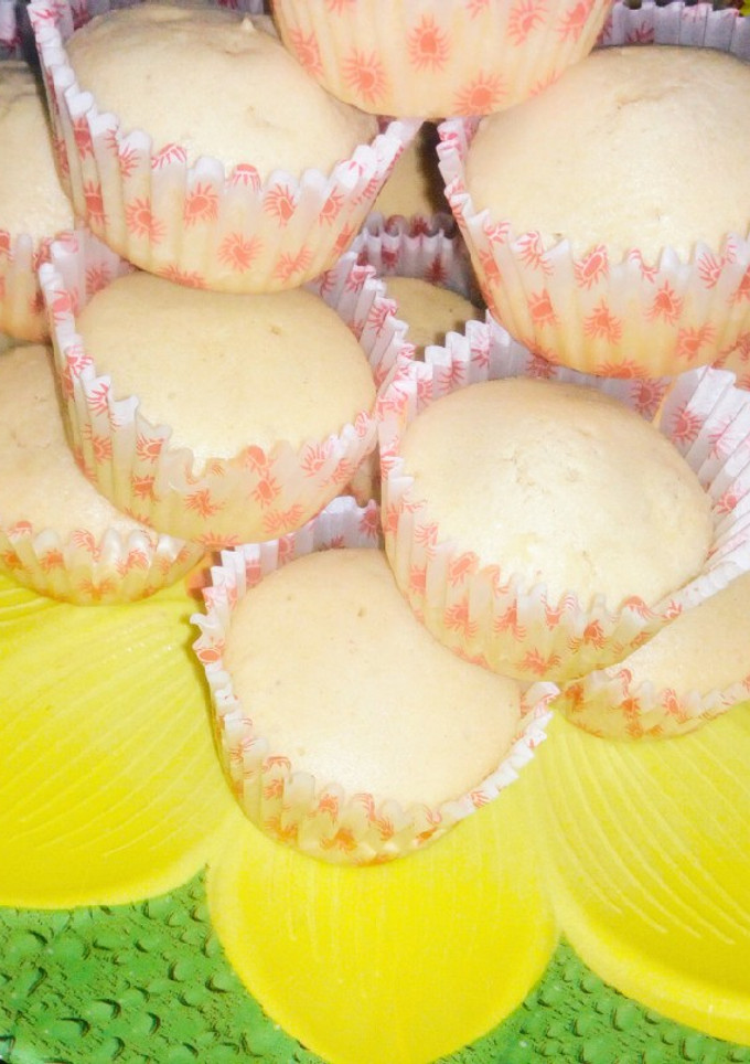 A picture of Simple cupcake.