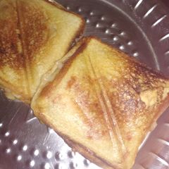 A picture of Butter masala sandwich.
