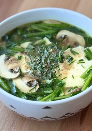 Hình của món 🌱 Canh Hẹ Nấm Mỡ Đậu Hủ Non.