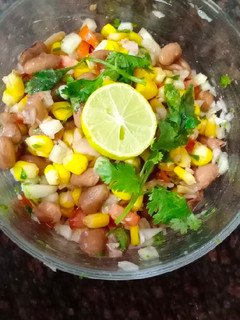 राजमा कॉर्न सैलेड(Rajma corn salad in hindi) रेसिपी मुख्य फोटो