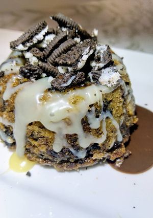 A picture of Oreo banana bread.