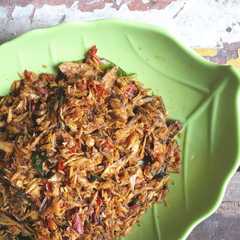 Tongkol Suwir Pedas Kemangi Endessss 😍 রেসিপির প্রধান ছবি