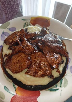 Una foto de Puré con pollo con salsa de soya