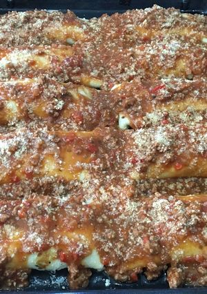 Una foto de Canelones de verdura y ricota caseros con salsa boloñesa!!