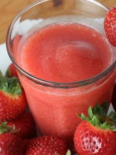 A picture of Vickys Strawberry Slushie, GF DF EF SF NF with Alcoholic Version.