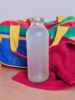 Una foto de Bebida isotónica de limón con mucílagos de chía 💦 Bebida re hidratante post entreno/calor extremo 🥵