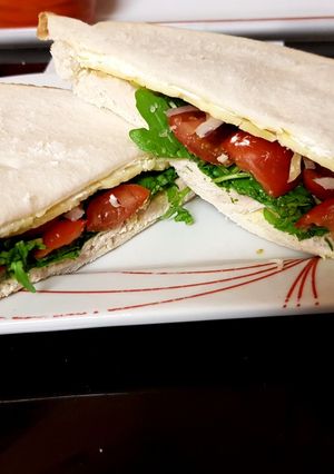 A picture of My Roast Chicken Sandwich. ☺️.