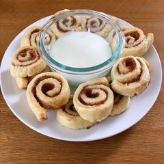 A picture of Cinnamon Roll Cookies.