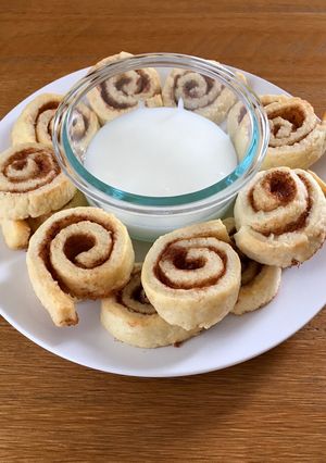 A picture of Cinnamon Roll Cookies.