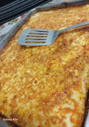 Una foto de Pastel de carne, papa y salsa blanca