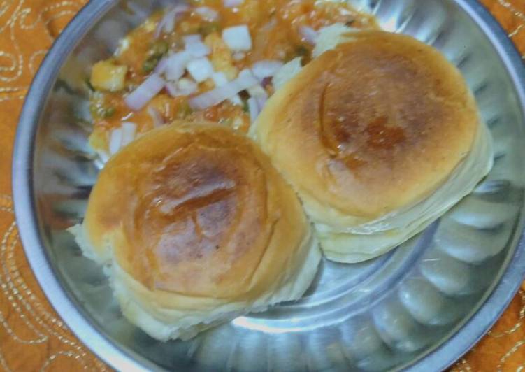 How to Prepare Pav Bhaji in 14 Minutes for Young Wife