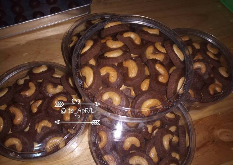 Choco Cashew Cookies