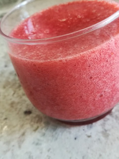 Una foto de Espuma helada de fresas🍓🍓🍓