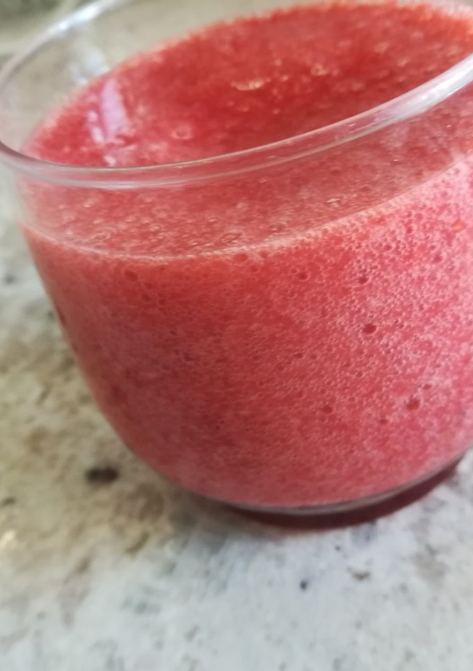 Una foto de Espuma helada de fresas🍓🍓🍓
