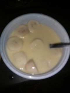 வாழைப்பழம் கஸ்டர்டு(banana custard recipe in tamil) செய்முறை முக்கிய புகைப்படம்
