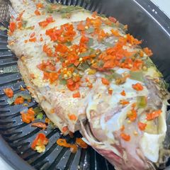 A picture of Steamed fish.