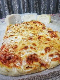 Foto de Pizza 3 queijos serranos