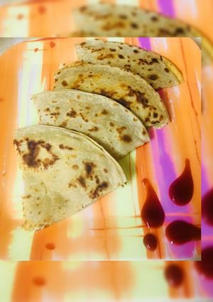 A picture of Egg paratha.