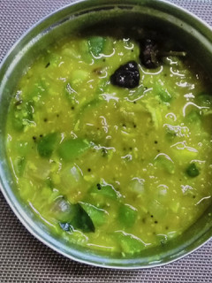 ரேஷன் பருப்பு கூட்டு(பீர்க்கங்காய்) (Peerkangai kootu recipe in Tamil) செய்முறை முக்கிய புகைப்படம்