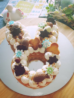 Une photo de Lapin façon Number cake 🐇 (Noisette- Praliné)