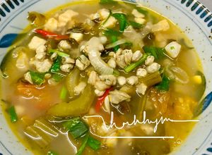 Hình của món Canh Hến Dưa Cải Chua.