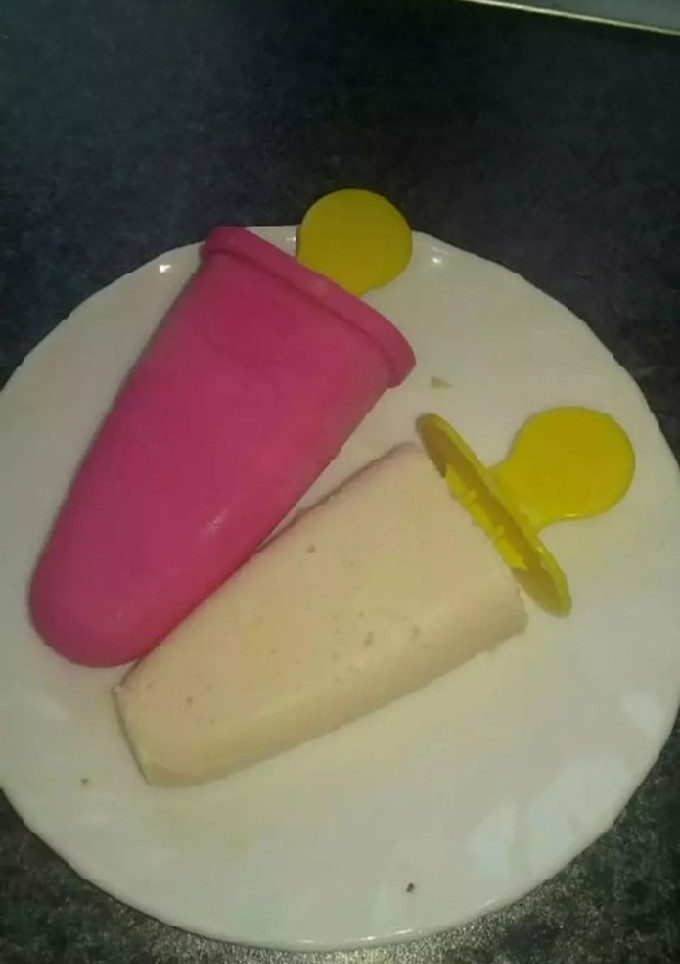 Una foto de Helado de fresa