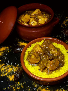 Una foto de Tajín de pollo con dátiles, miel y especias