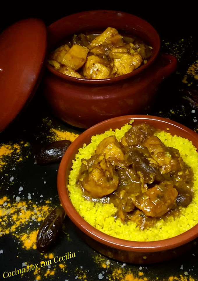 Una foto de Tajín de pollo con dátiles, miel y especias