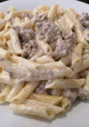 Una foto de Macarrones con carne al roquefort