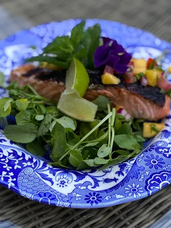 Easy Way Make Recipe Summer Thai Salmon with Mango Salsa that is Delicious, Can Spoil the Tongue}