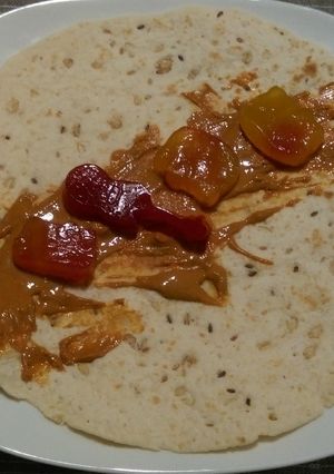 Una foto de Fajitas de crema de cacahuete y gelatina de frutas y verduras