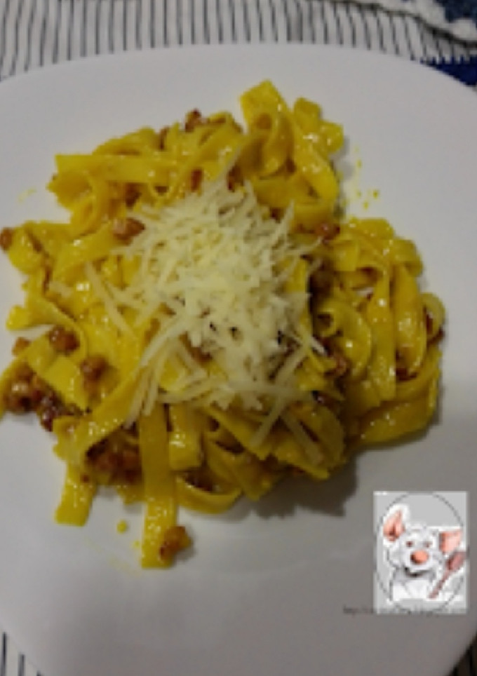 Una foto de Tallarines a la Carbonara