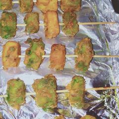A picture of Colourful paneer tikka masala.
