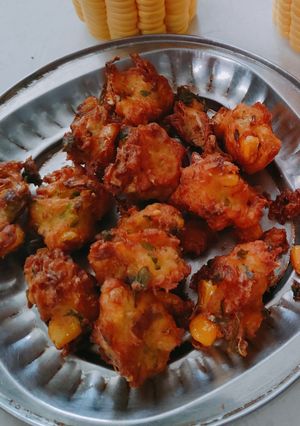 स्वीट कॉर्न पकौड़े (sweet corn pakode recipe in Hindi) रेसिपी मुख्य फोटो