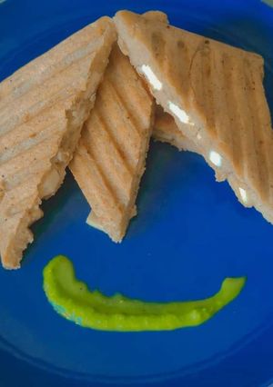 A picture of Cottage Cheese - Oats - Semolina Sandwich 🍞No Bread Sandwich 🍞.