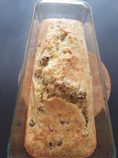Une photo de Cake olives vertes et noix