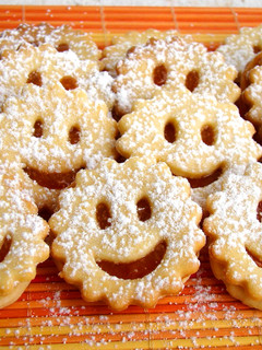 Mosolygós linzer recept fotója