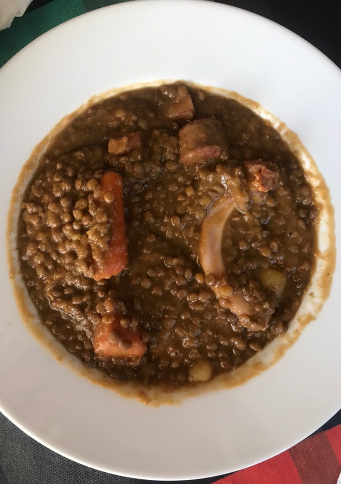 Una foto de Lentejas con costillas
