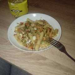 รูปของ Macarrones con atún y algo más 😊