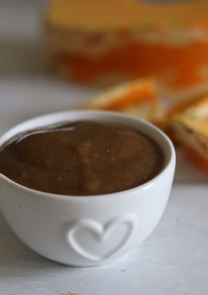 A picture of Easy homemade spiced pumpkin purée 🎃.