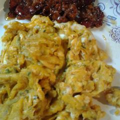 A picture of Important eggs with honey bacon.
