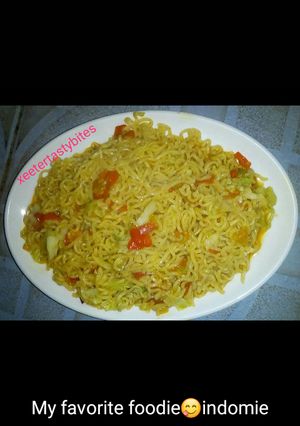 A picture of Jollof indomie.