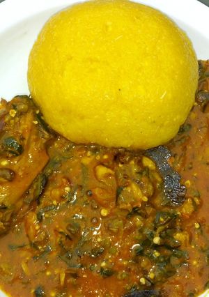 A picture of Ogbono and okro soup.