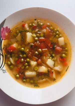 O poză a rețetei Ciorbă de mazăre cu legume.
