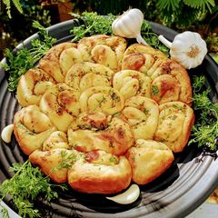 A picture of Flower Garlic bread.