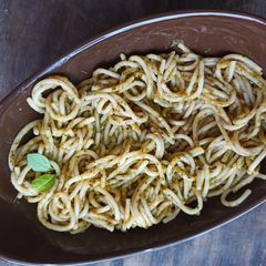 A picture of Green spaghetti.