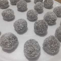 Una foto de Trufas de galletitas María y coco