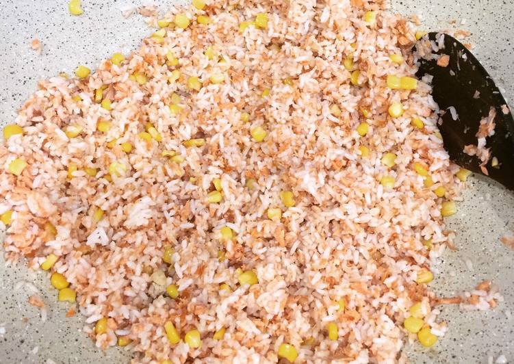 Resep Salmon Fried Rice yang Enak Banget